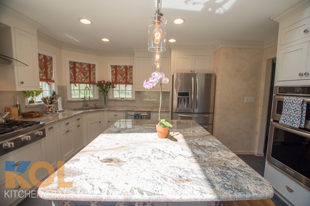 Inspiration for a transitional kitchen remodel in Philadelphia