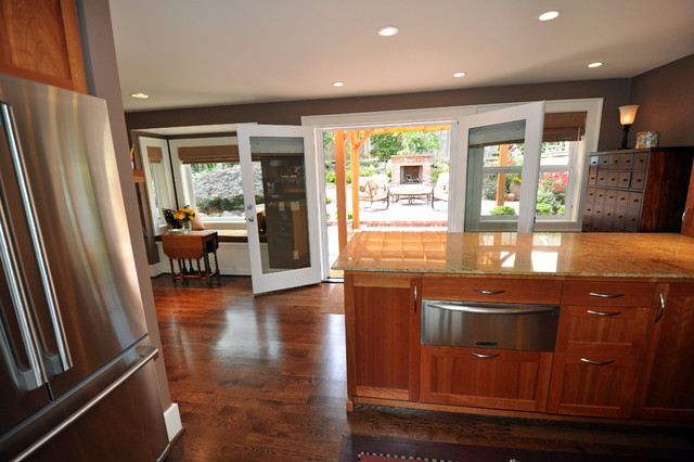 Kitchen Patio Doors - Traditional - Kitchen - Seattle - by Ventana