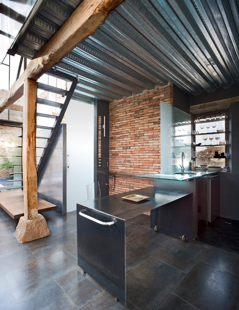 La Ruina Habitada industrial-kitchen