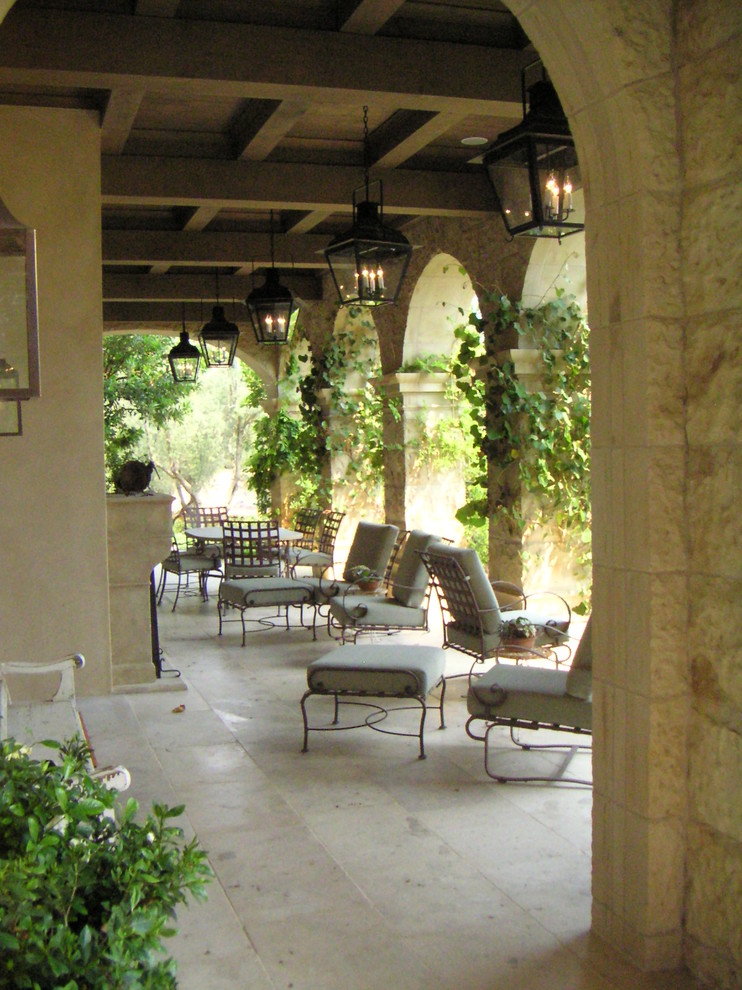Inspiration for a timeless patio remodel in Santa Barbara