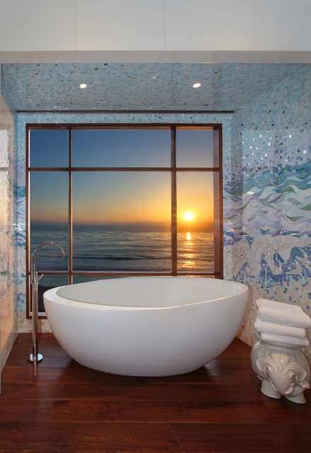 Strand Beach contemporary-bathroom