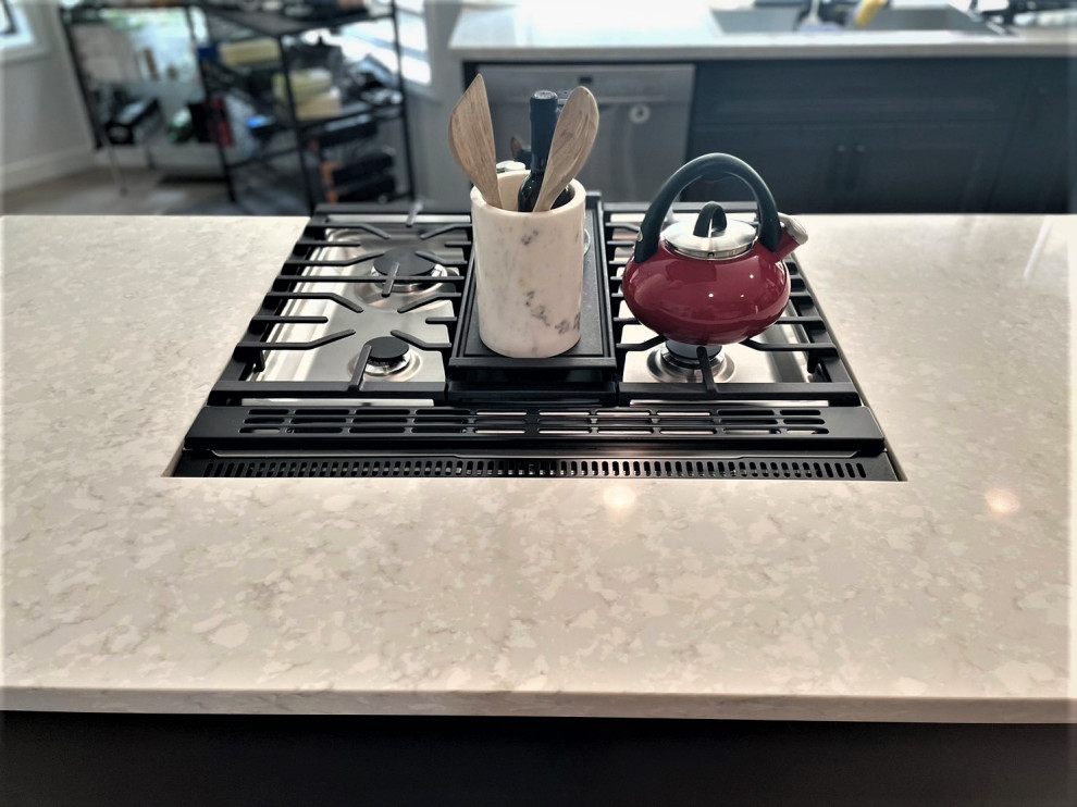 Kitchen - kitchen idea in Seattle