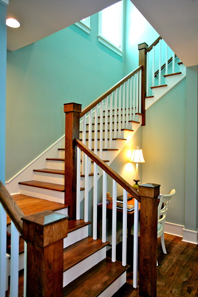 This is an example of a tropical staircase in Jacksonville.