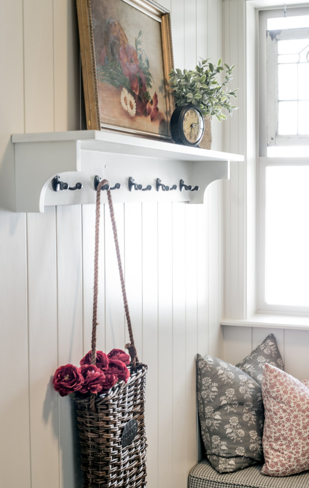 Example of a transitional mudroom design in Salt Lake City