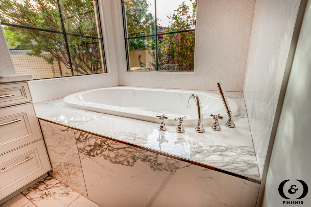Example of a transitional bathroom design in Phoenix