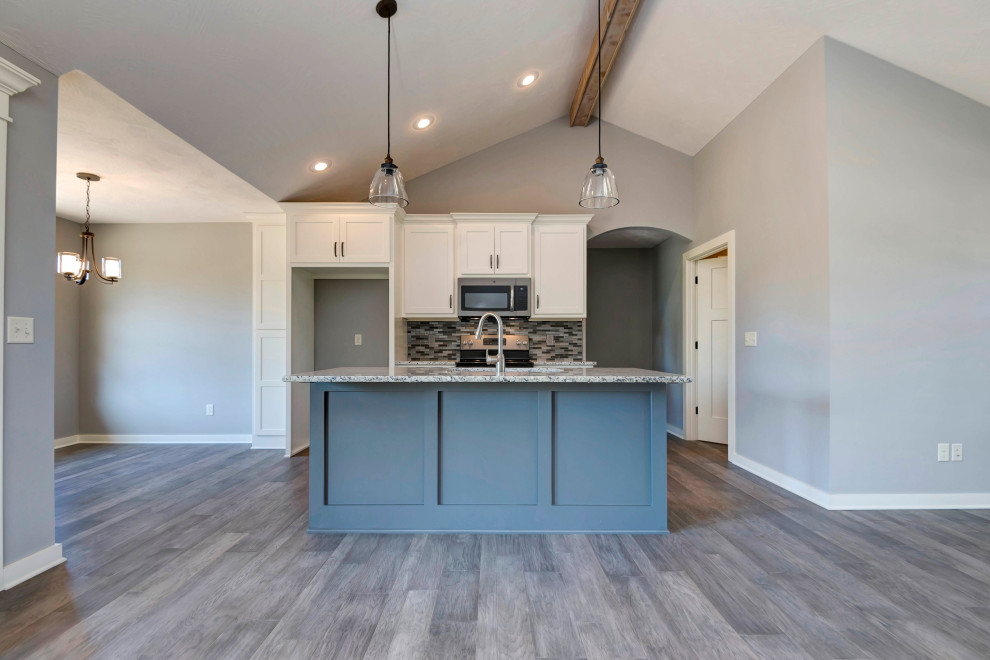 Kitchen - transitional kitchen idea