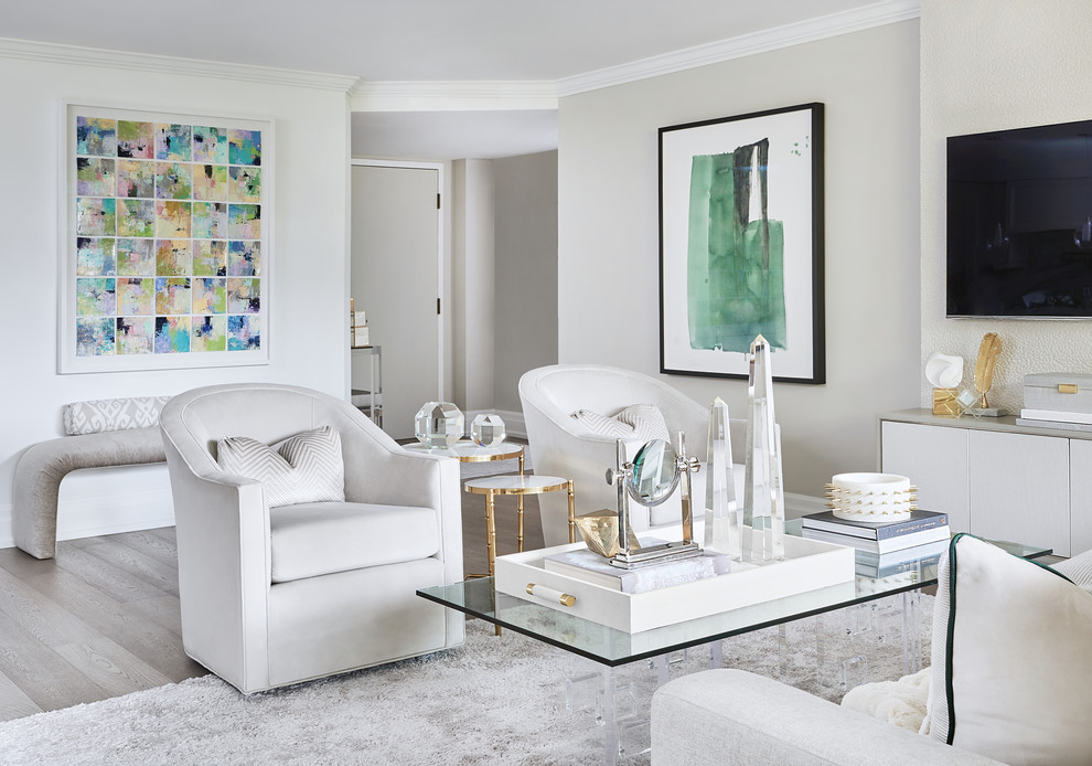 Transitional home design photo in Toronto