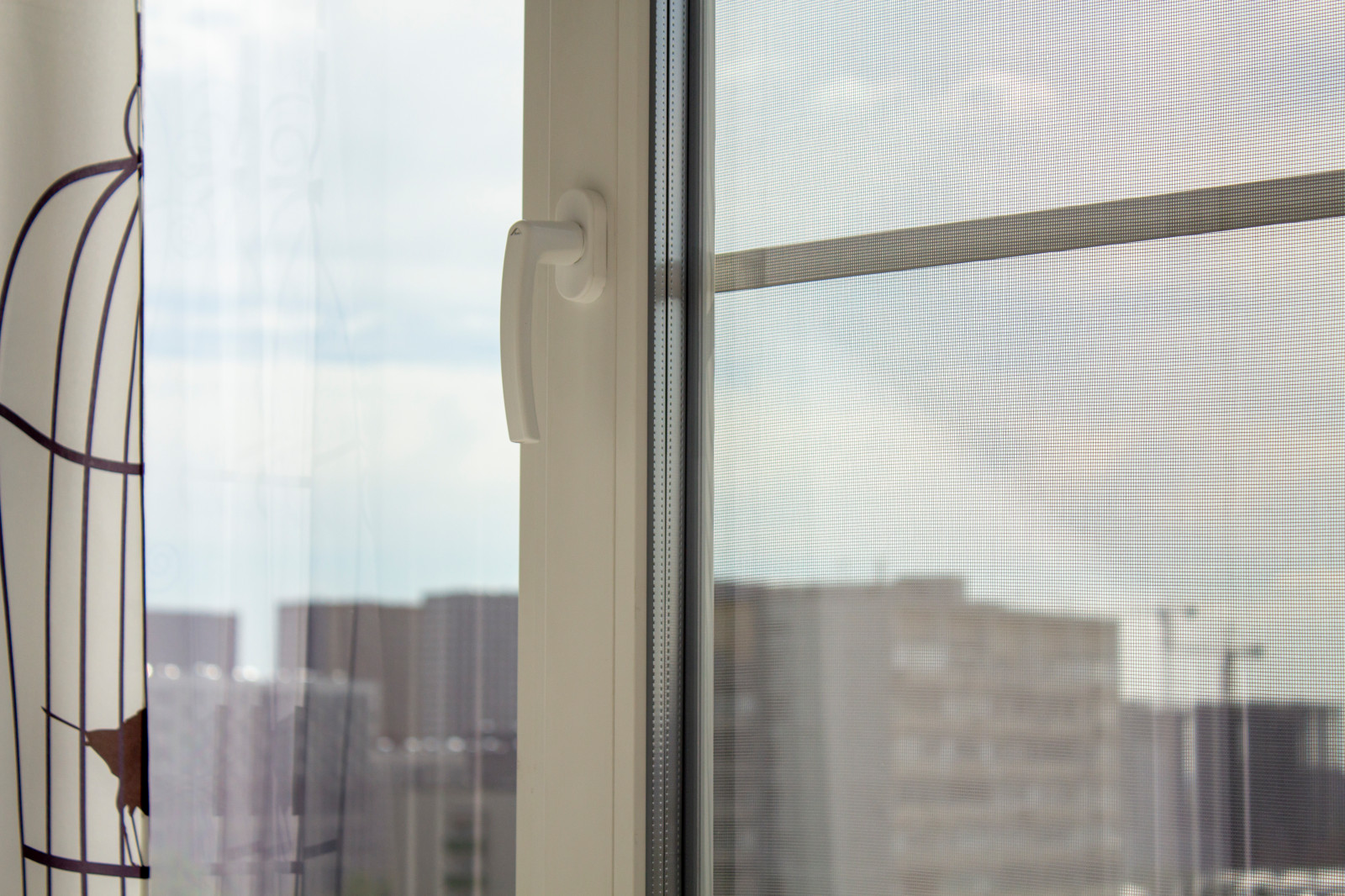 Панорамное остекление балкона и кухонное окно