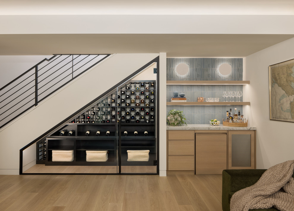 Minimalist home bar photo in San Francisco