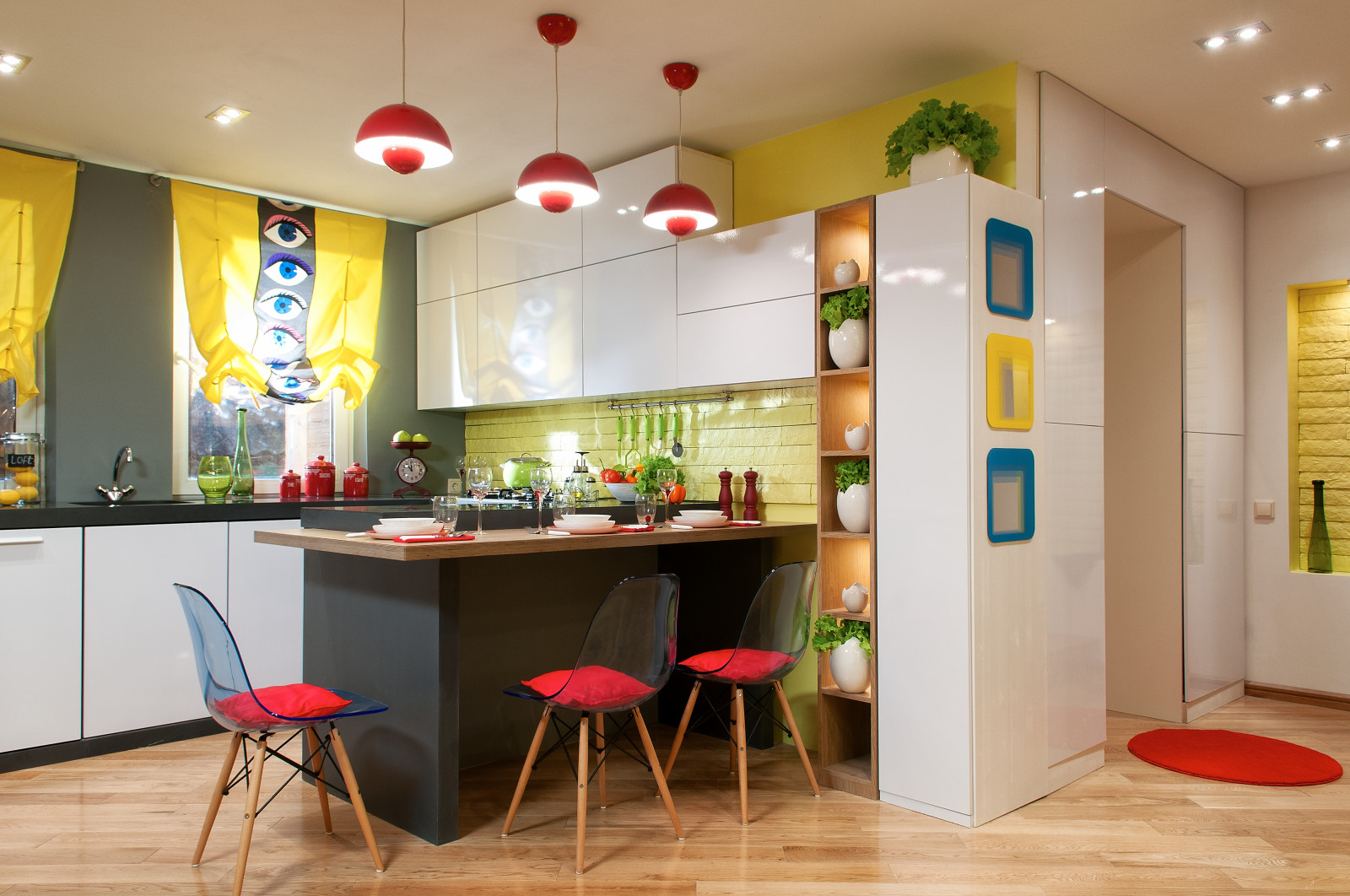 Яркие кухни