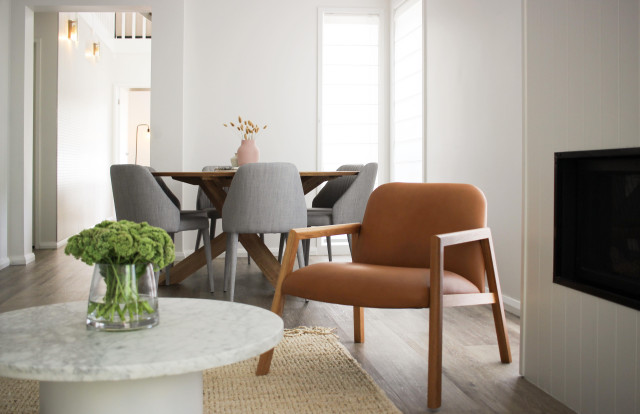 Alabaster House contemporary-vardagsrum