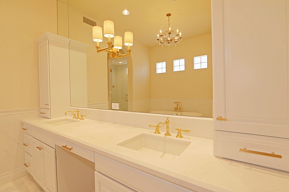 Home design - transitional home design idea in Phoenix