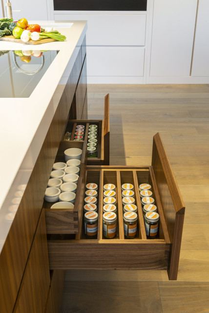Walnut, Spray Painted and Liquid Metal Kitchen, Chiselhurst, Kent retro-koekken