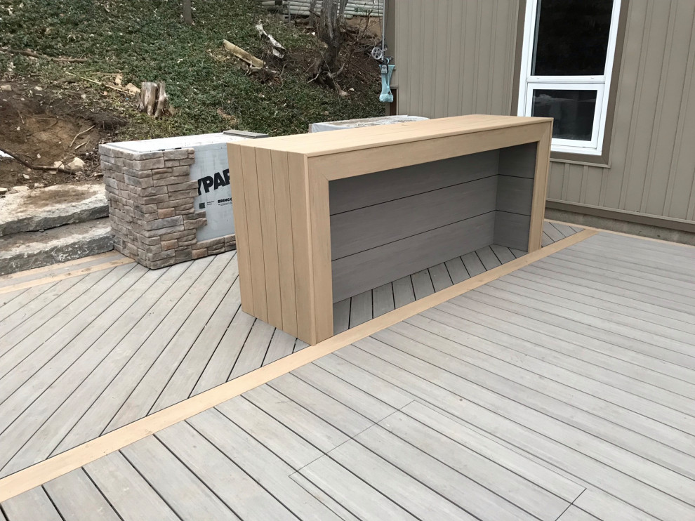 Two Teir Deck with bar and outdoor kitchen