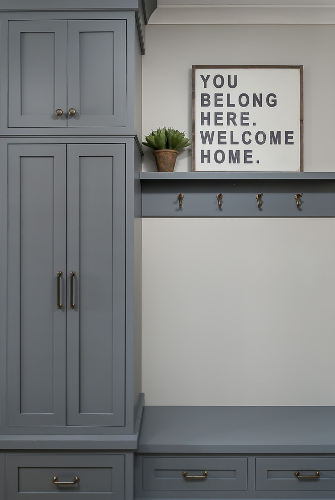 Transitional entryway photo in Chicago