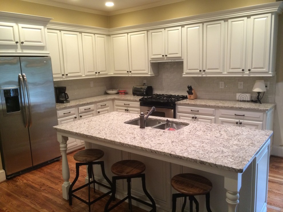 Transitional home design photo in Atlanta