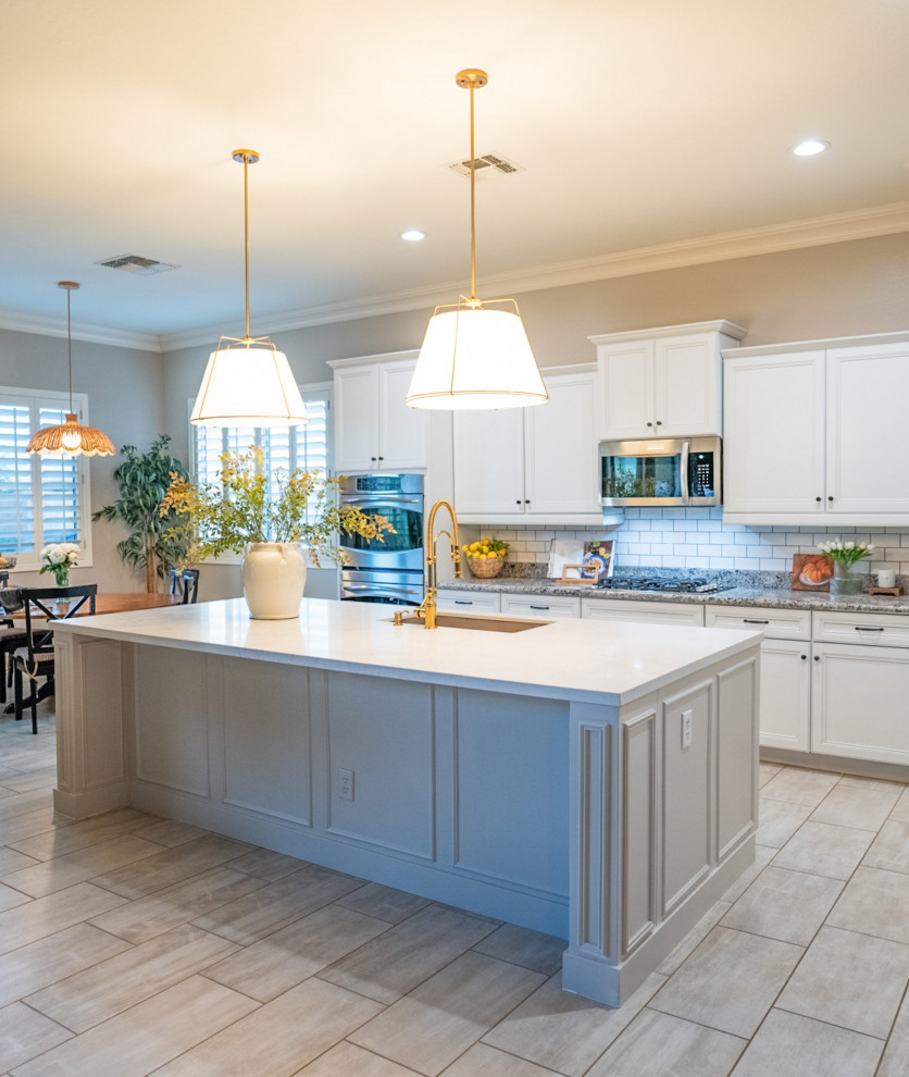Inspiration for a transitional kitchen remodel in Phoenix