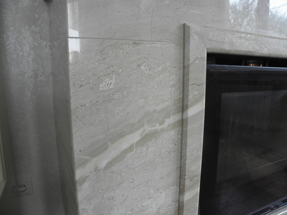 Облицовка камина из мрамора Crema Marfil