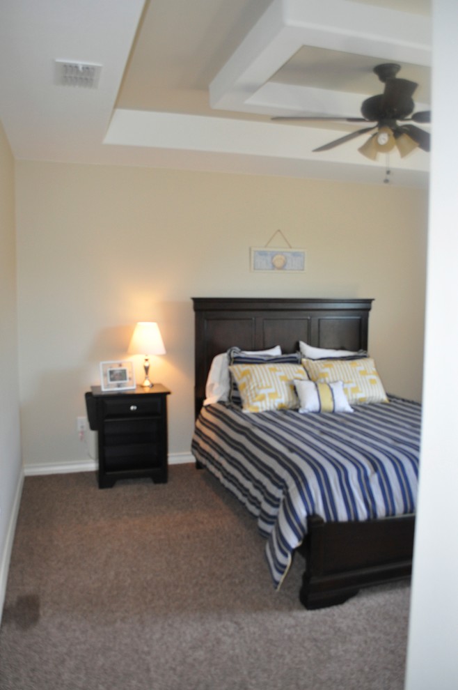 Example of a transitional home design design in Austin