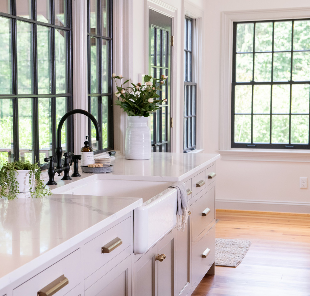 Home design - transitional home design idea in Philadelphia