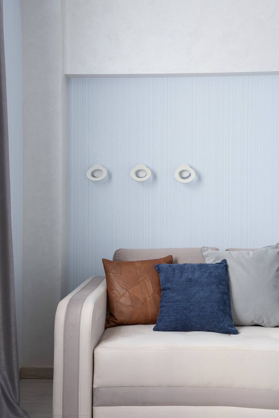 Дом с ирисом