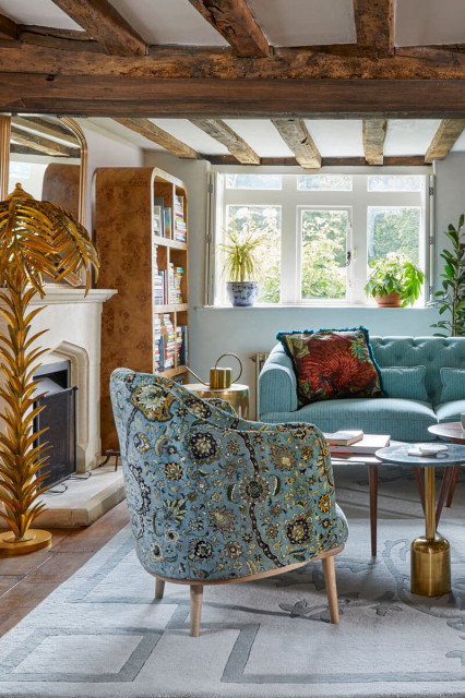 LAMBERHURST 15thC FARMHOUSE country-living-room
