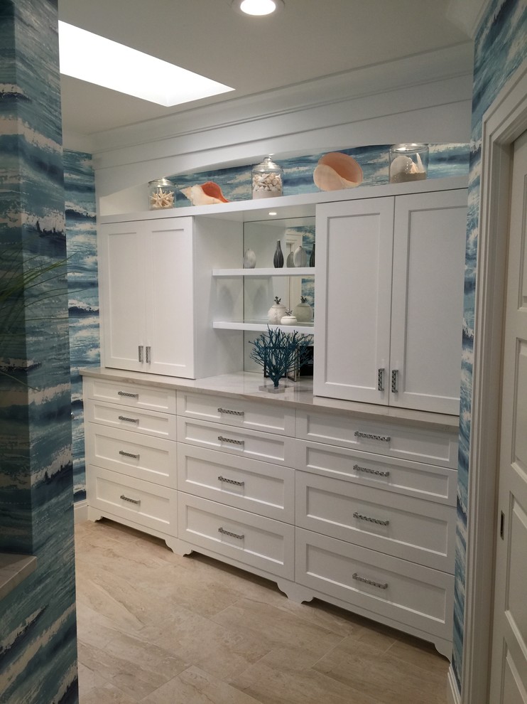 Home design - transitional home design idea in Miami