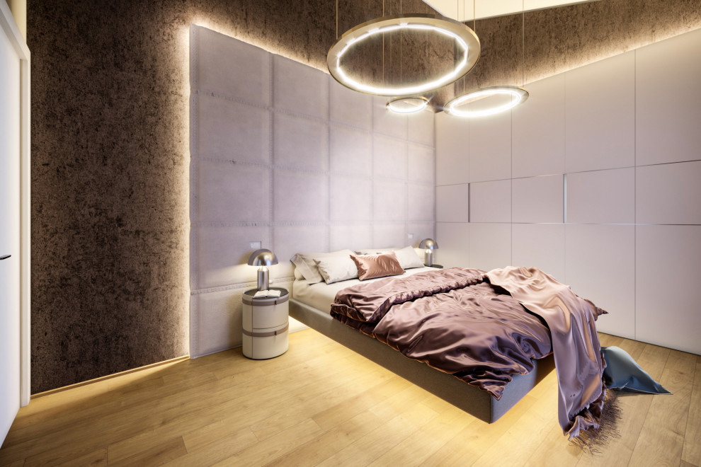 Стильный дизайн: хозяйская спальня среднего размера в стиле модернизм с коричневыми стенами, паркетным полом среднего тона, коричневым полом и панелями на части стены - последний тренд