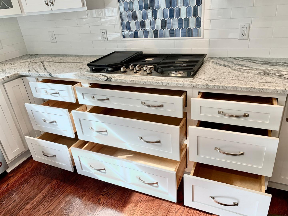 Home design - transitional home design idea