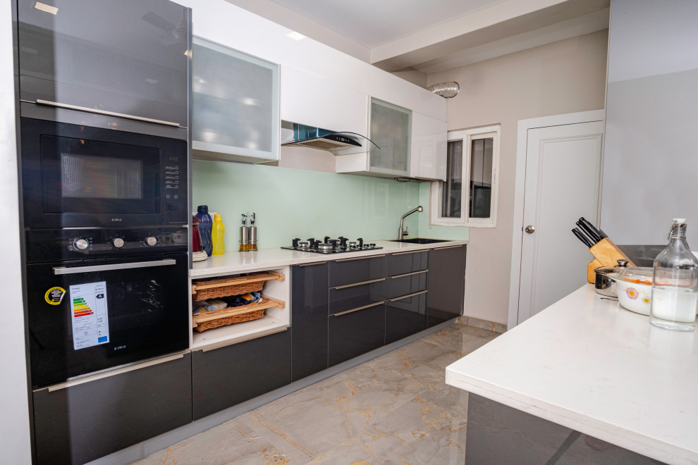 Vistas 222 Modern Kitchen Hyderabad by HOHM EDITORS Interior