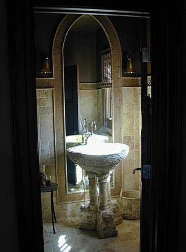 Celtic Castle modern-badezimmer