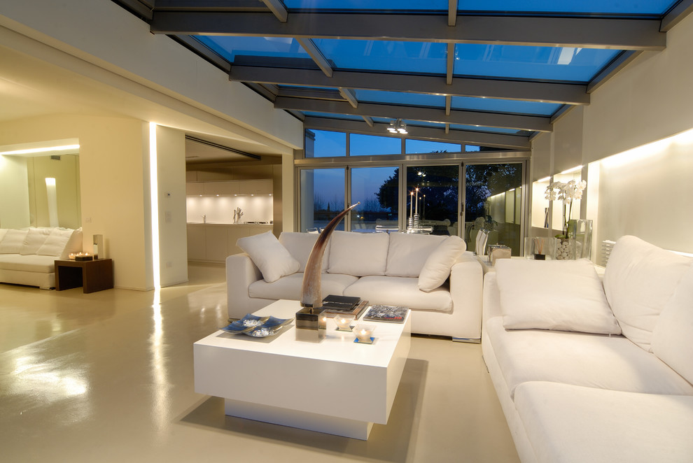 Inspiration for a contemporary sunroom in Venice with a glass ceiling.