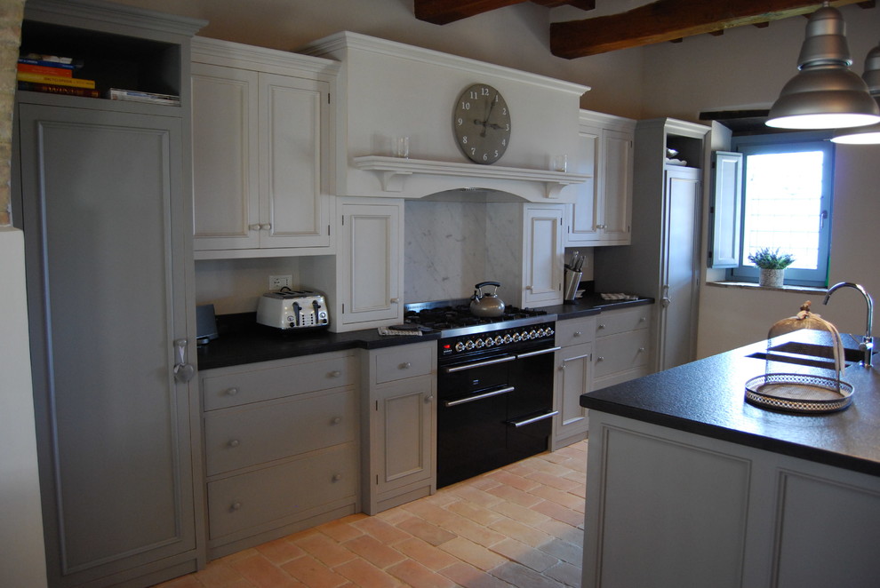 Kitchen - rustic kitchen idea