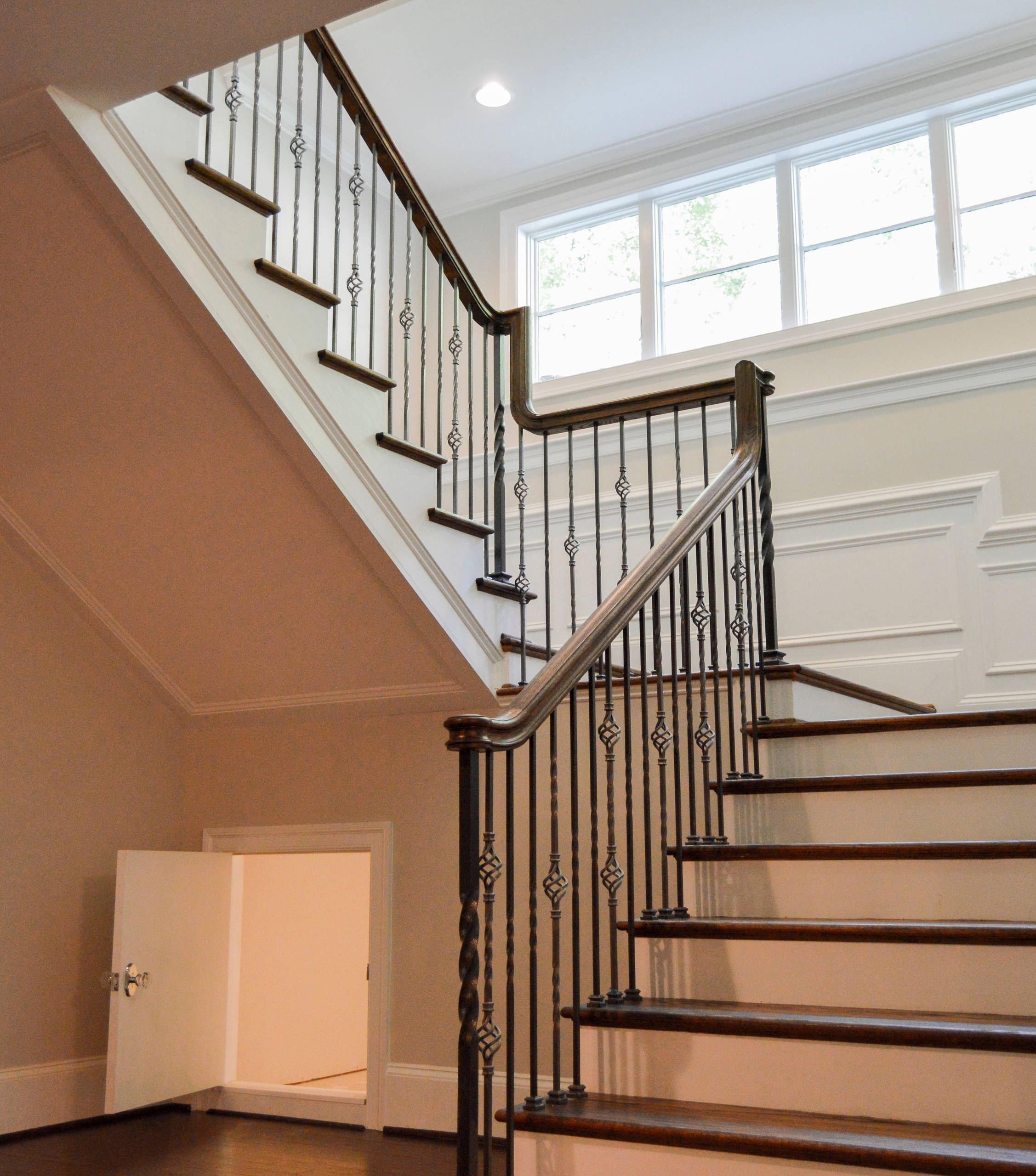 38_European Style Circular Balcony and Multi-level Staircase, Middleburg, VA 201