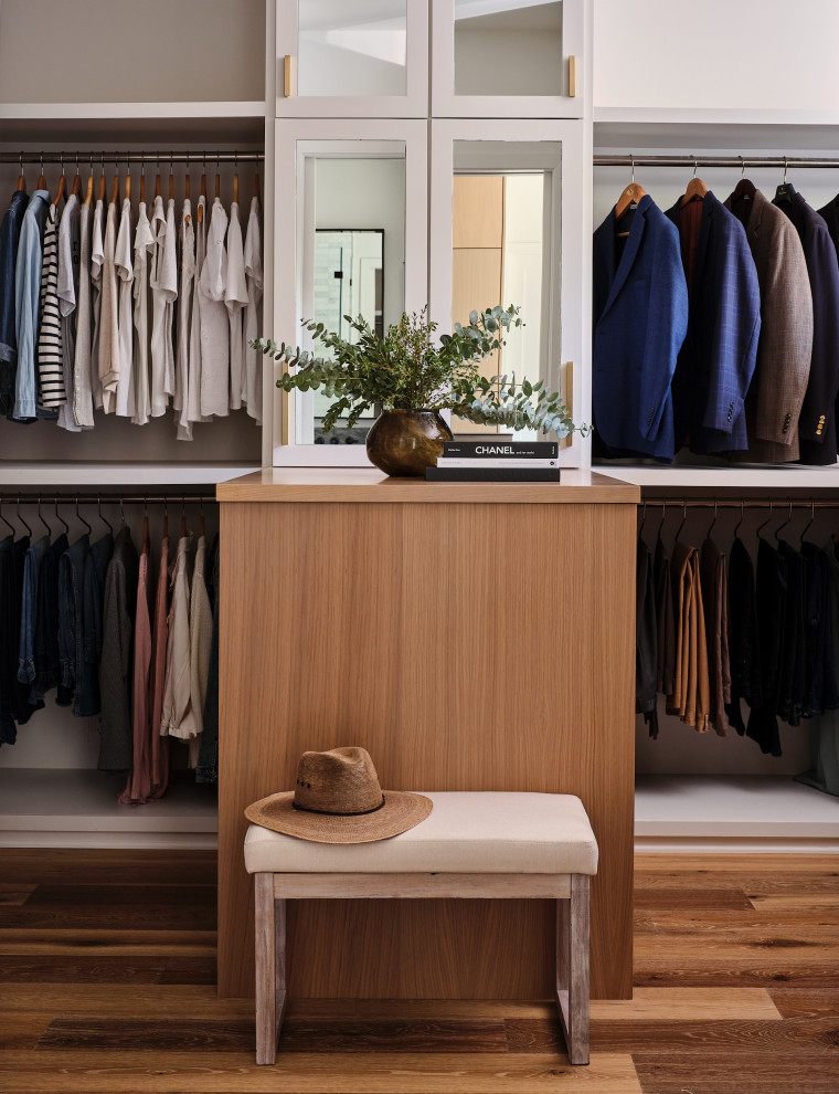 Inspiration for a contemporary closet remodel in Austin