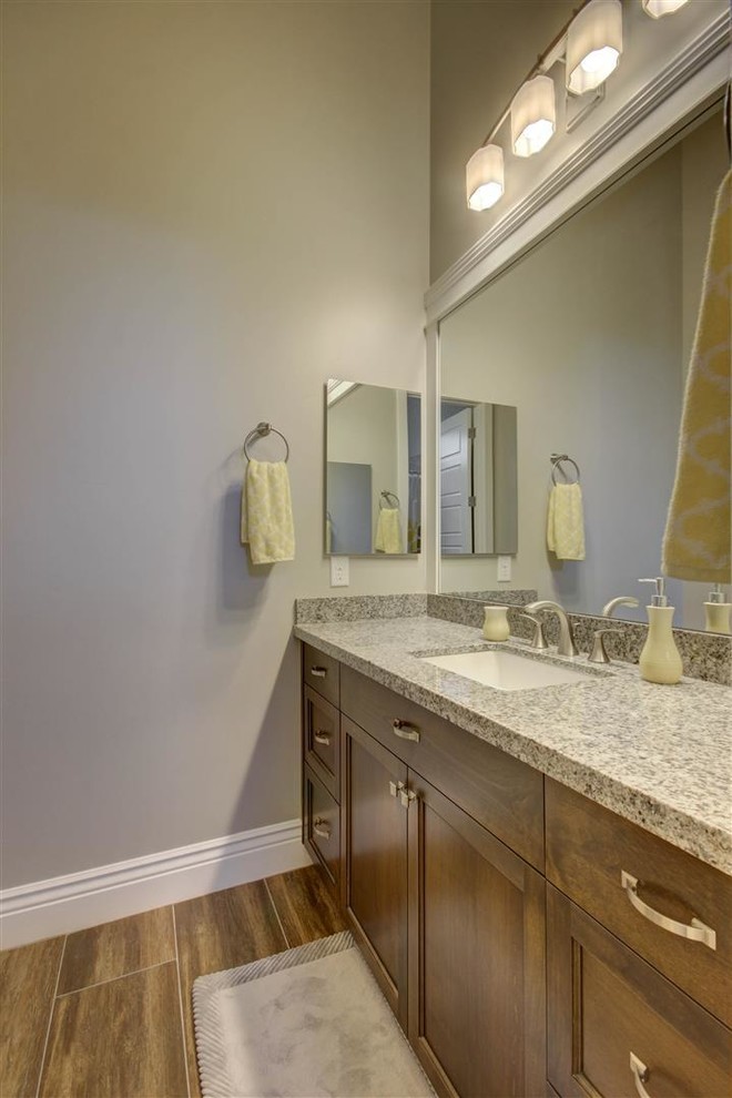 Example of a transitional bathroom design in Phoenix