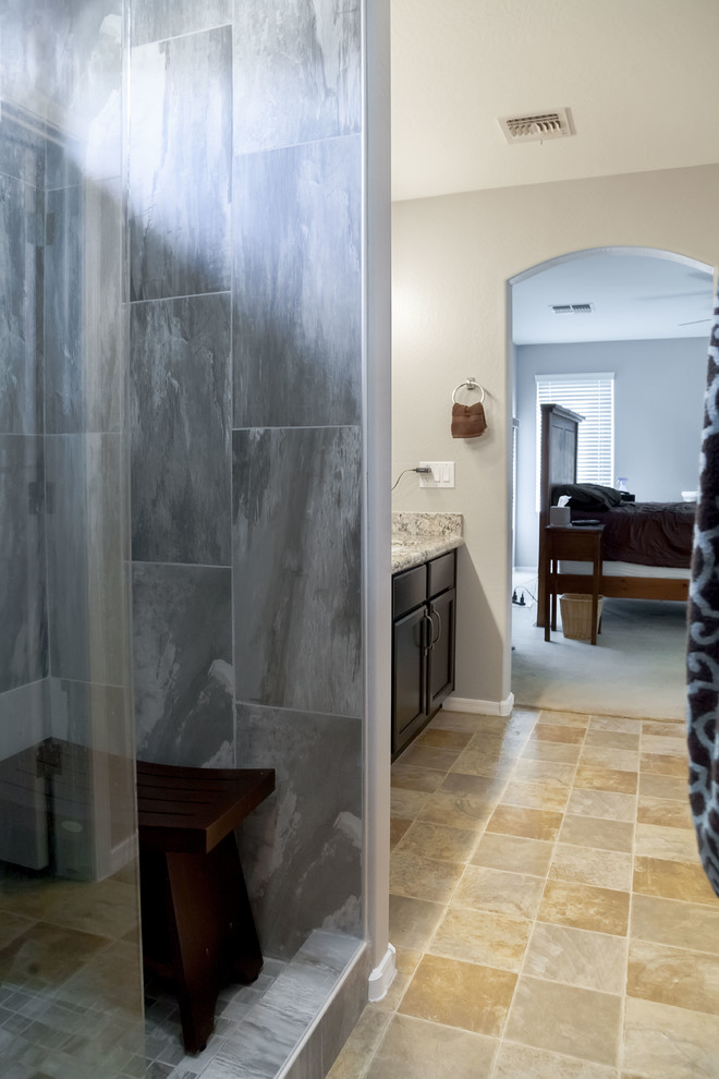 Transitional home design photo in Phoenix