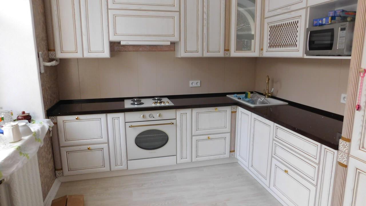 Белая классическая кузня