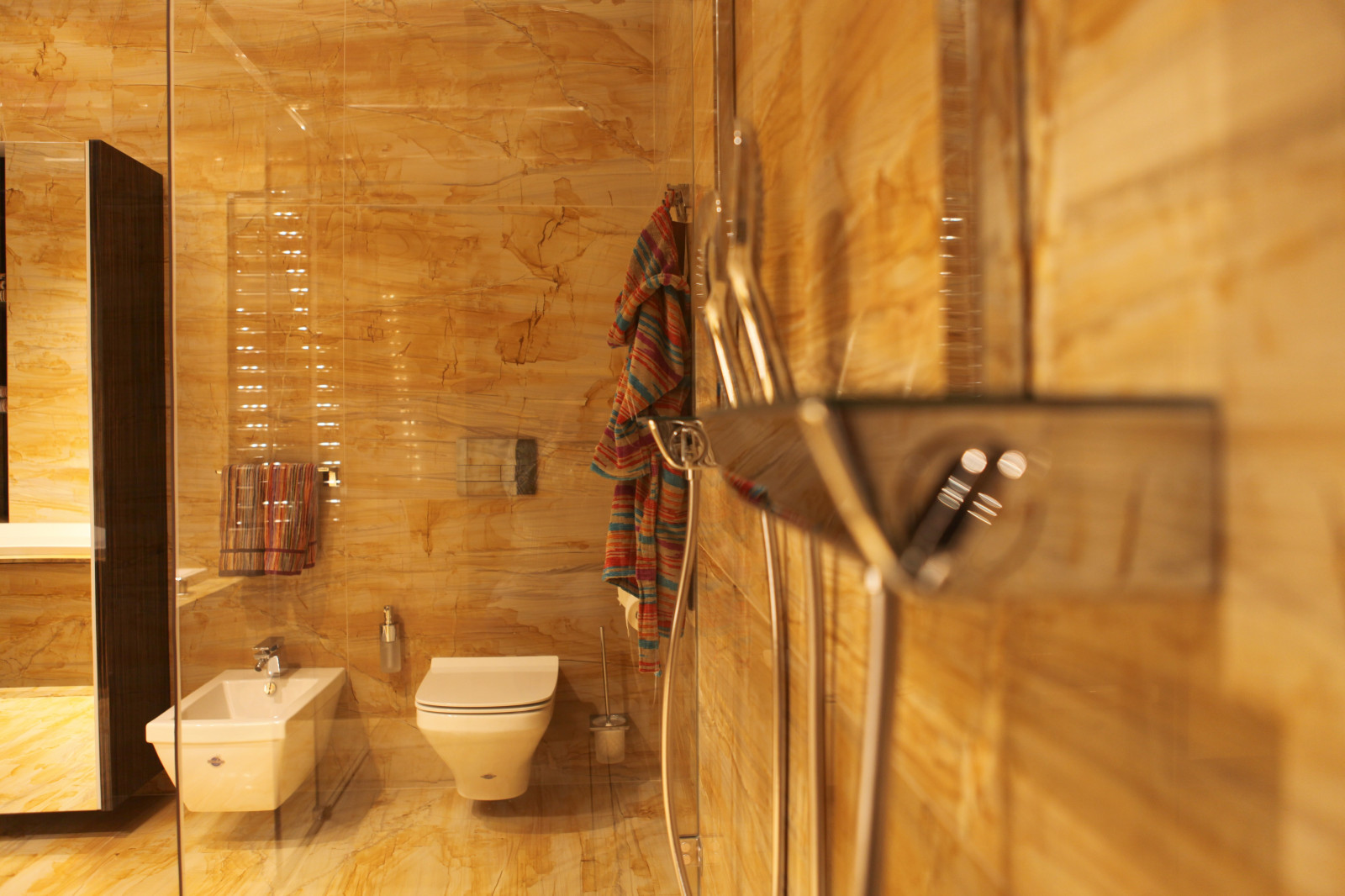 Желтый санузел Тиквуд