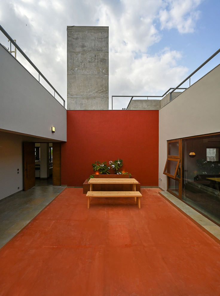Contemporary terrace & balcony in Ahmedabad.