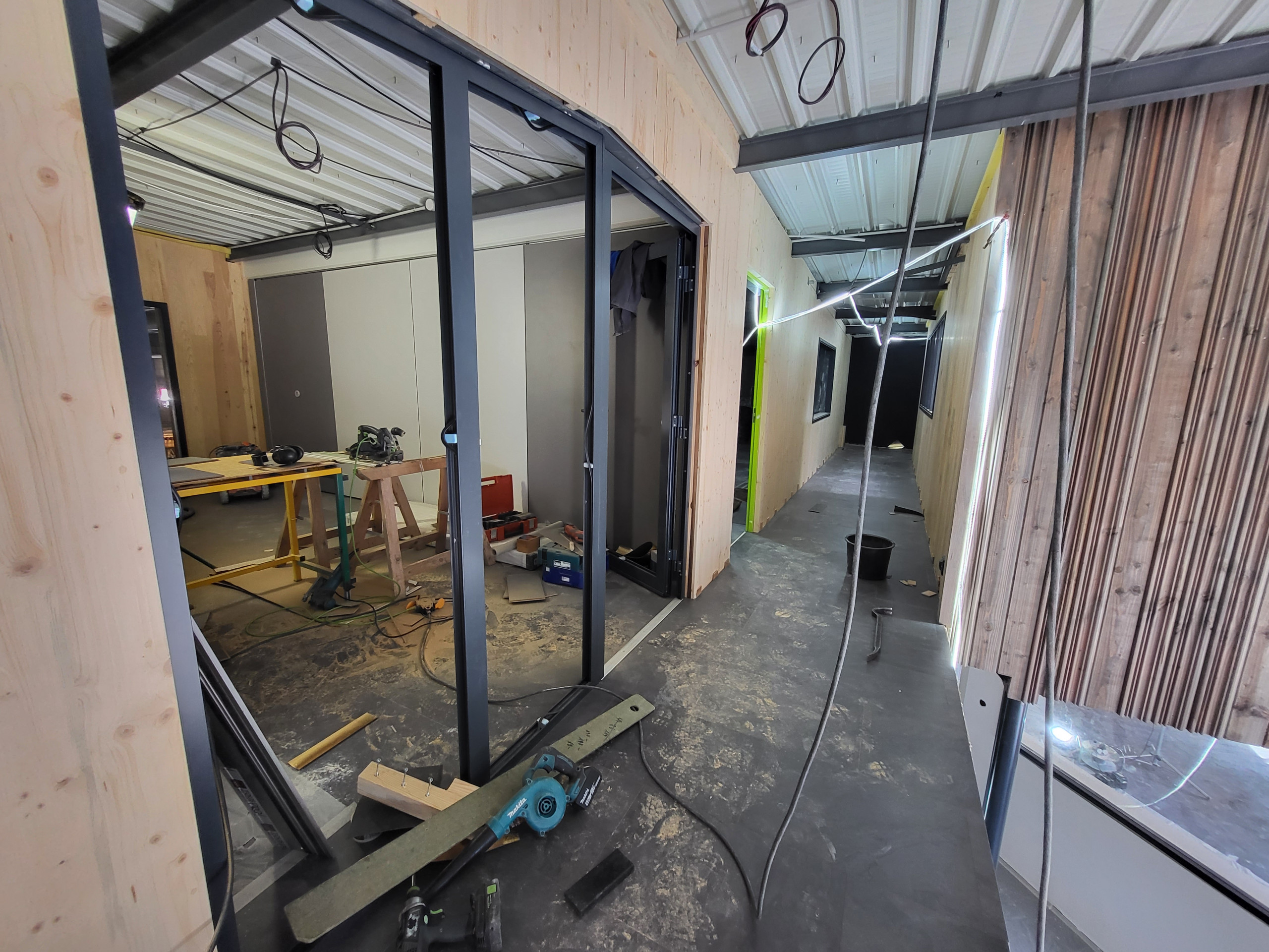 Comme chez soi au travail I LES TRAVAUX