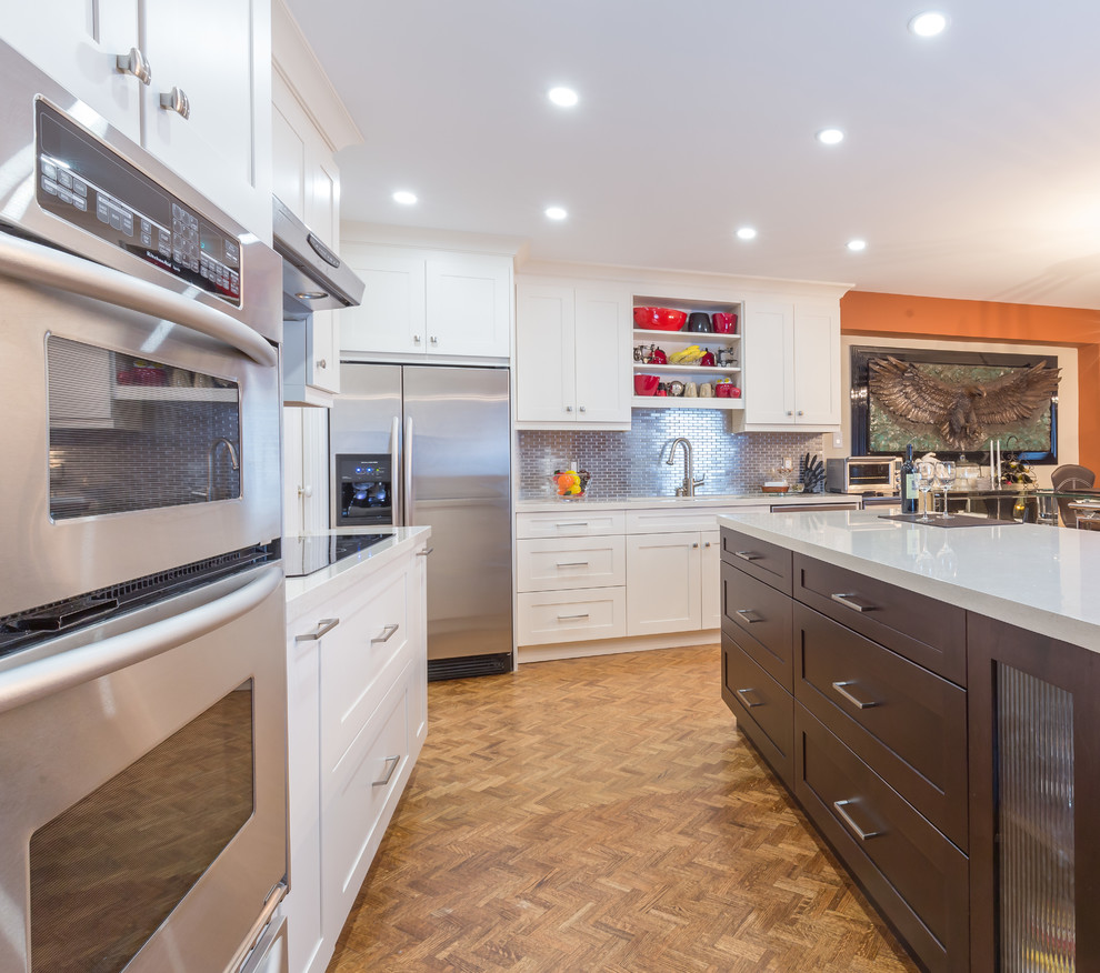 Transitional kitchen photo in Toronto