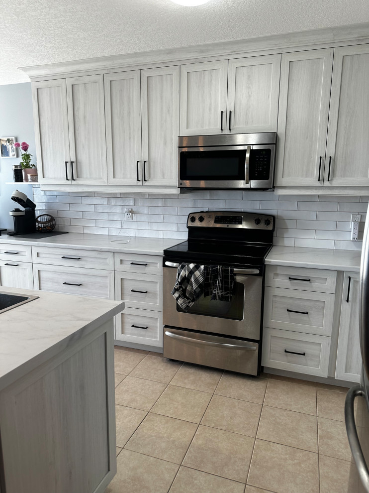 Evans Blvd - Traditional Kitchen Remodel - London, ON