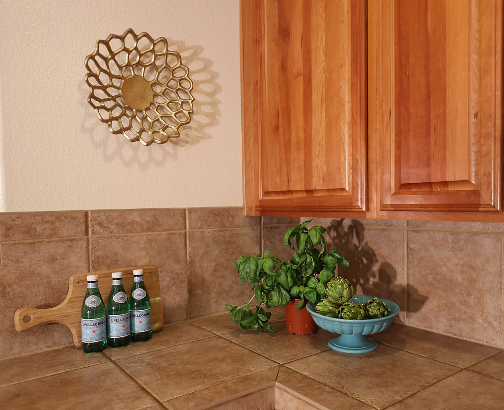 Inspiration for a transitional home design remodel in Phoenix