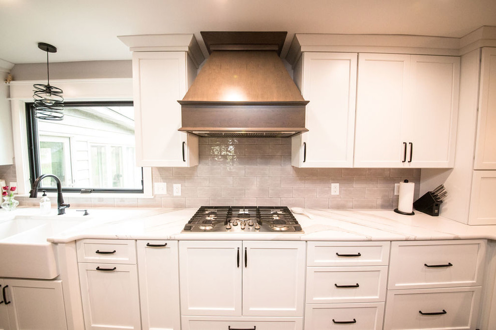 Transitional kitchen photo in Omaha