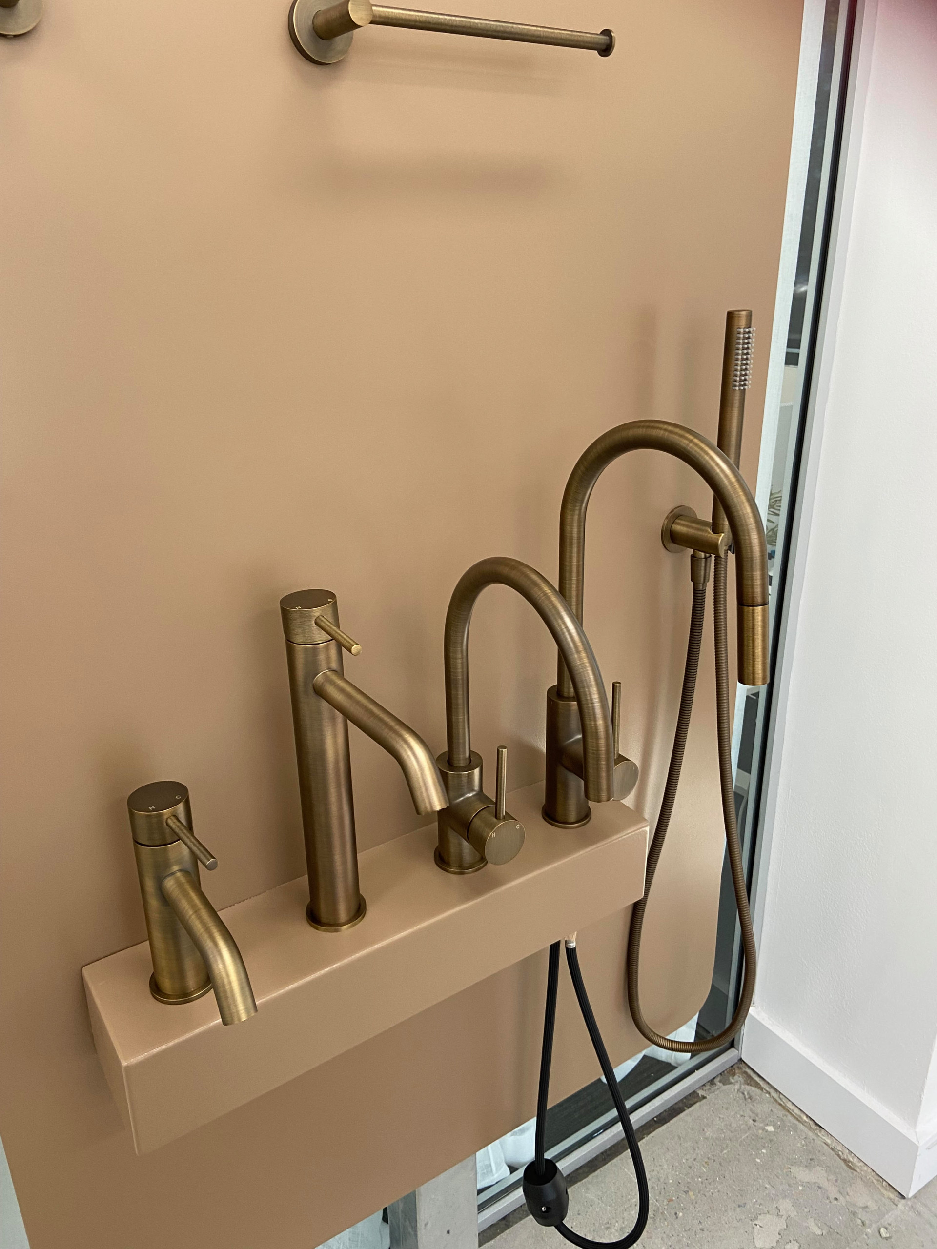 REBUILD OF A GRAND  BATHROOM