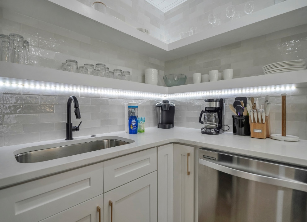 BEACHSIDE CONDO