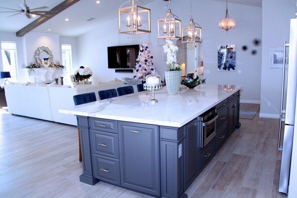 Example of a transitional kitchen design in Phoenix