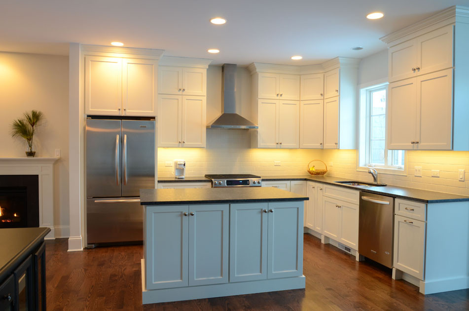 Inspiration for a transitional kitchen remodel in Chicago