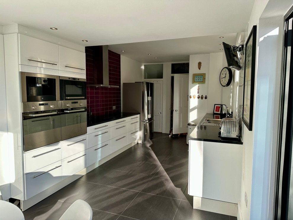 Contemporary Kitchen